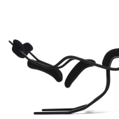 El genio ergonómico Peter Opsvik y sus increíbles muebles