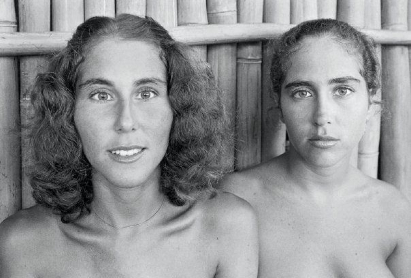 El hippie camp Taylor campamento — un lugar utópico sin preocupaciones, el mal y la ropa El hippie camp Taylor campamento — un lugar utópico sin preocupaciones, el mal y la ropa