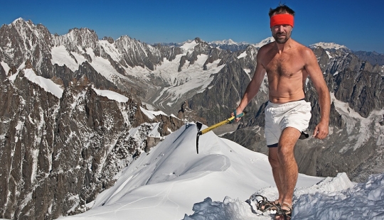 "El hombre de hielo" Wim Hof, conquistando las montañas solo en pantalones cortos