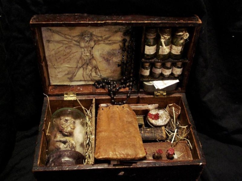 El misterio de la colección de pesadilla de Thomas Merrilyn, un viajero en el tiempo