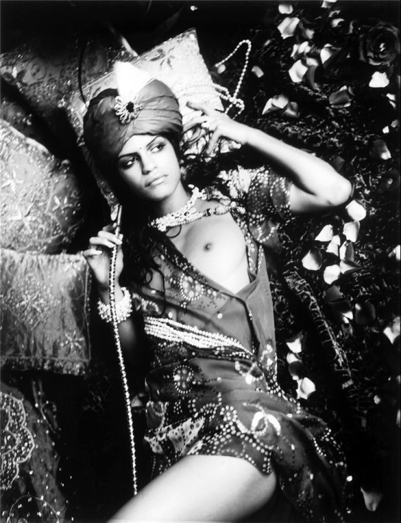 El misterio de la feminidad en fotografías eróticas de Ellen von Unwerth