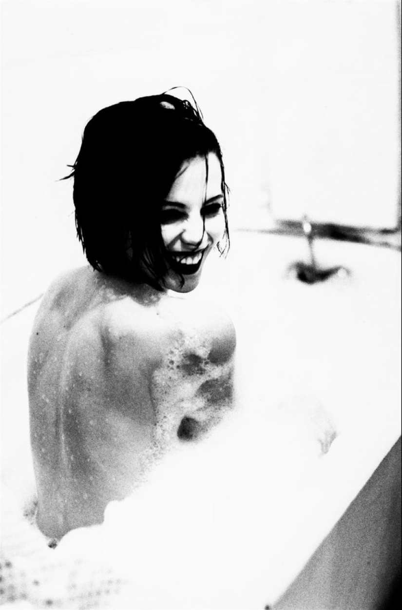 El misterio de la feminidad en fotografías eróticas de Ellen von Unwerth