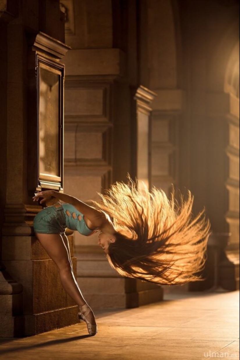 El mundo entero es un escenario: fotos dinámicas de bailarines en las calles y playas por Anna Ullman El mundo entero es un escenario: fotos dinámicas de bailarines en las calles y playas por Anna Ullman