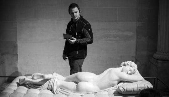 El otro lado de la belleza Gérard Ufères: detrás de escena de teatros, obras maestras de museos y sus conocedores El otro lado de la belleza Gérard Ufères: detrás de escena de teatros, obras maestras de museos y sus conocedores