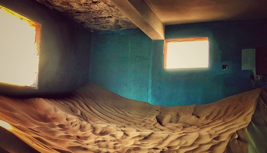 El pueblo fantasma abandonado de Al-Madam en las arenas de los Emiratos
