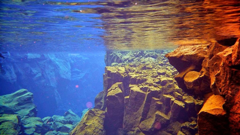 El Silfra Rift es el lugar donde se encuentran dos continentes El Silfra Rift es el lugar donde se encuentran dos continentes