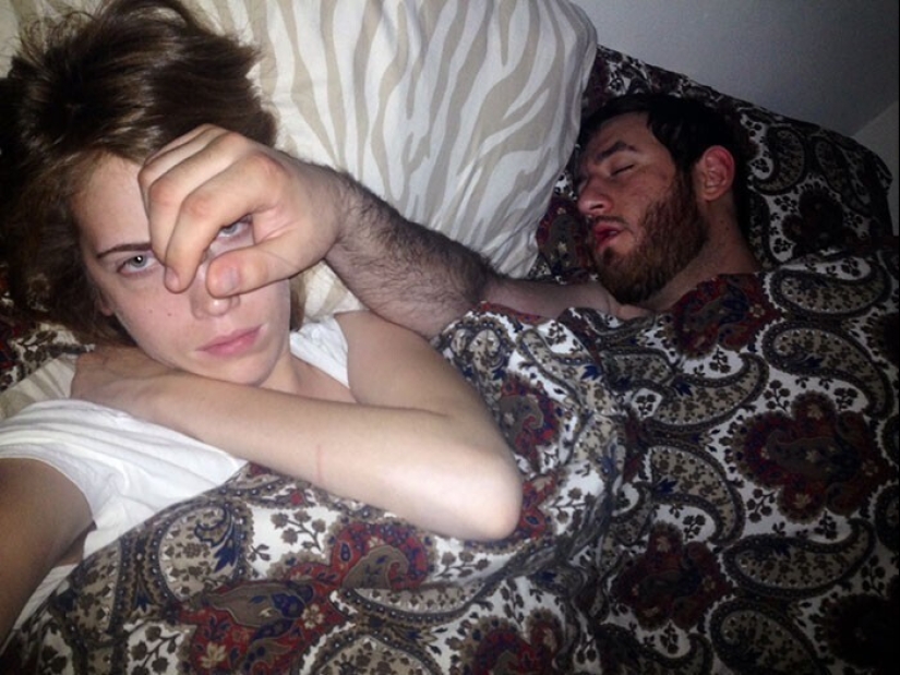 El sueño es sagrado: gente durmiendo en las más ridículas poses y lugares El sueño es sagrado: gente durmiendo en las más ridículas poses y lugares