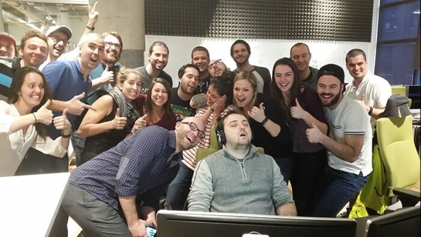 El sueño es sagrado: gente durmiendo en las más ridículas poses y lugares El sueño es sagrado: gente durmiendo en las más ridículas poses y lugares