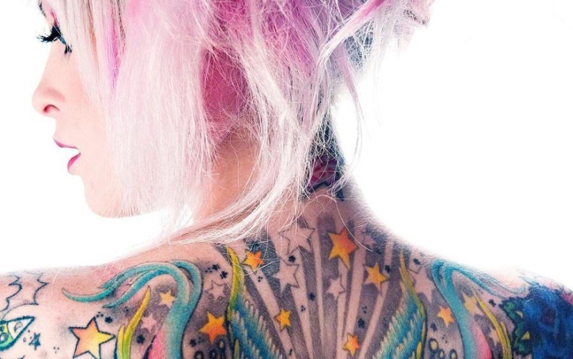 El tatuaje como arte: chicas pintadas de forma impresionante
