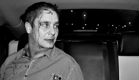 Él ve que el conductor del taxi?