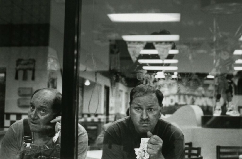 Elmo Tide: Las historias reales de un genio anónimo de la fotografía callejera Elmo Tide: Las historias reales de un genio anónimo de la fotografía callejera