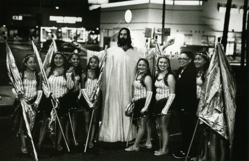 Elmo Tide: Las historias reales de un genio anónimo de la fotografía callejera Elmo Tide: Las historias reales de un genio anónimo de la fotografía callejera