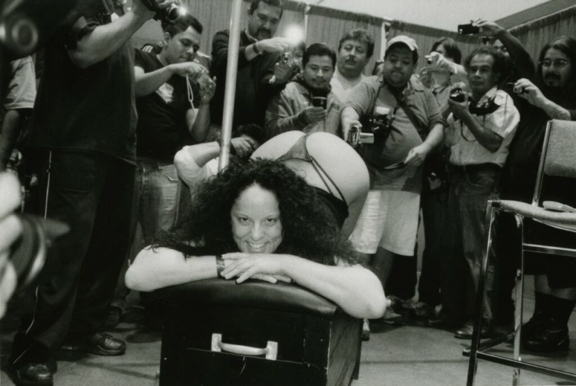 Elmo Tide: Las historias reales de un genio anónimo de la fotografía callejera Elmo Tide: Las historias reales de un genio anónimo de la fotografía callejera