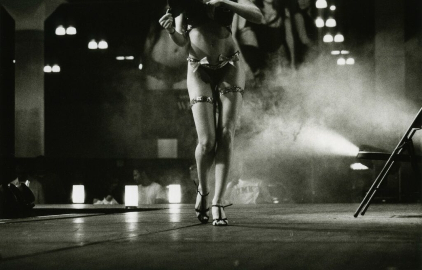 Elmo Tide: Las historias reales de un genio anónimo de la fotografía callejera Elmo Tide: Las historias reales de un genio anónimo de la fotografía callejera