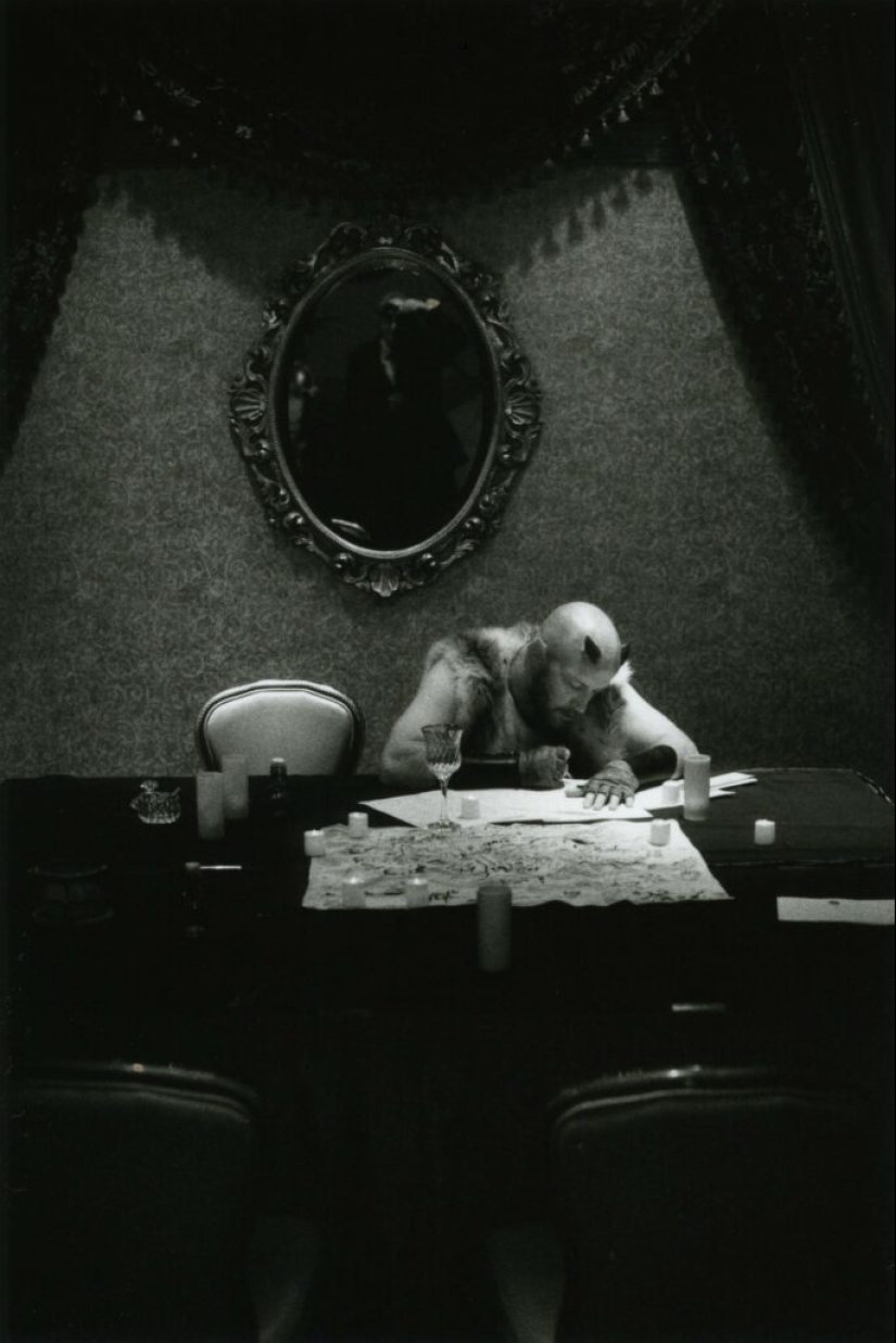 Elmo Tide: Las historias reales de un genio anónimo de la fotografía callejera Elmo Tide: Las historias reales de un genio anónimo de la fotografía callejera