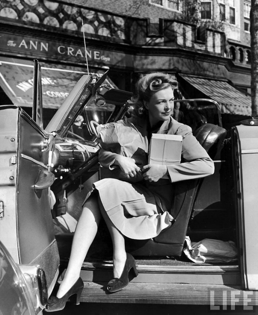 Elusive femininity by photographer Nina Lin