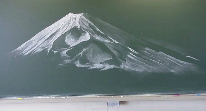Escolares japoneses crean dibujos increíblemente hermosos en tableros escolares Escolares japoneses crean dibujos increíblemente hermosos en tableros escolares