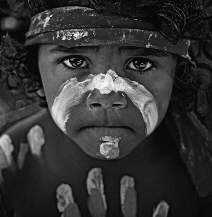 "Estoy fascinado por el misterio escondido en las caras": retratos expresivos de Billy Plummer