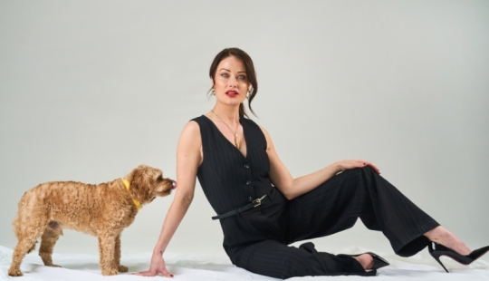 Excrementos de perro convertidos en elegantes joyas de oro Excrementos de perro convertidos en elegantes joyas de oro