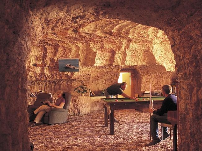Exiles of the Sun: about the town of Coober Pedy, where people live underground Exiles of the Sun: about the town of Coober Pedy, where people live underground