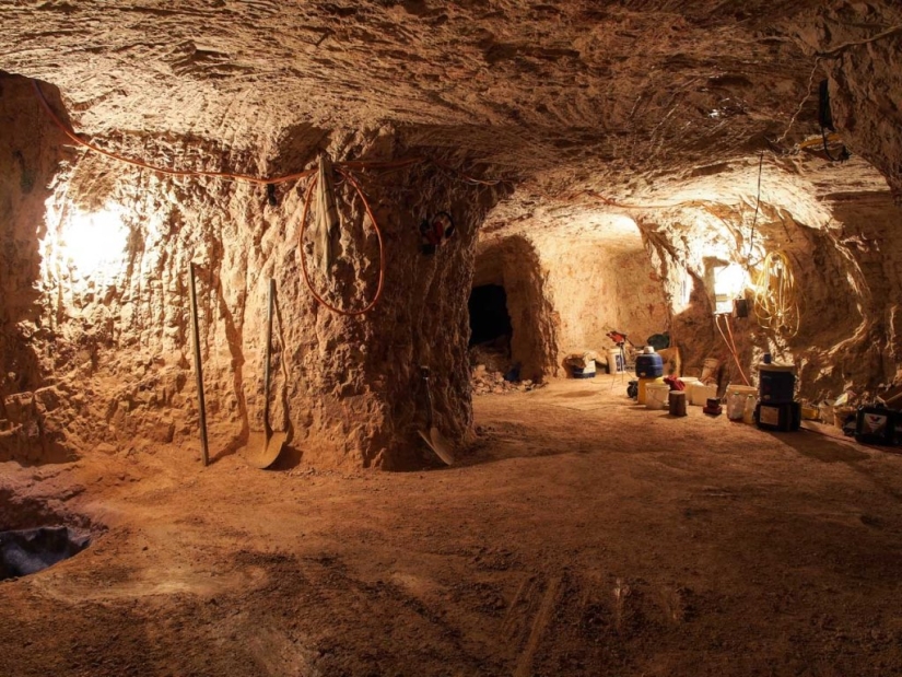 Exiles of the Sun: about the town of Coober Pedy, where people live underground Exiles of the Sun: about the town of Coober Pedy, where people live underground