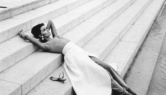 Expresión de la feminidad en las obras del legendario Jeanlou Sieff Expresión de la feminidad en las obras del legendario Jeanlou Sieff