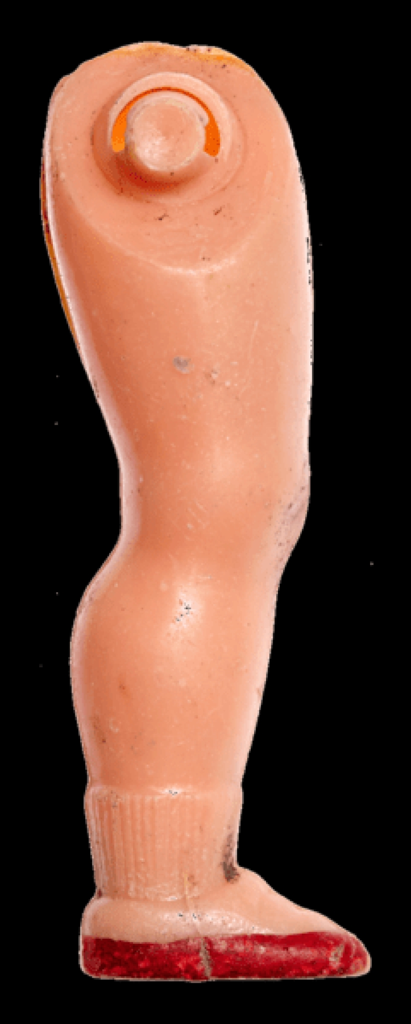 False teeth, Soviet badges and firearms: the 700 finds from the bottom of the canals in Amsterdam