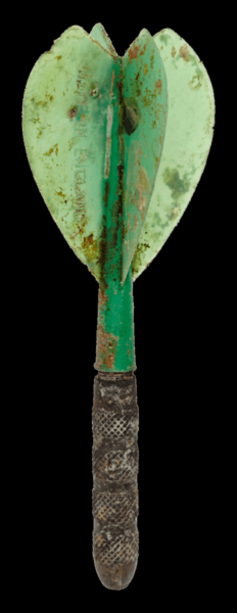 False teeth, Soviet badges and firearms: the 700 finds from the bottom of the canals in Amsterdam