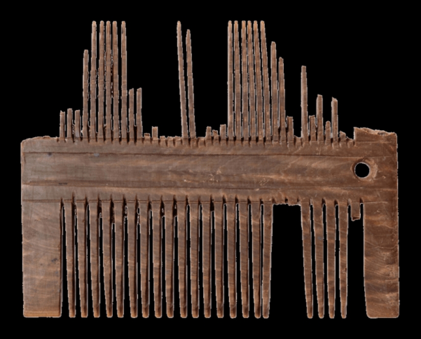 False teeth, Soviet badges and firearms: the 700 finds from the bottom of the canals in Amsterdam