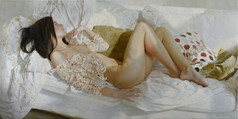 Female beauty and tenderness in the paintings of the artist Marina Marina