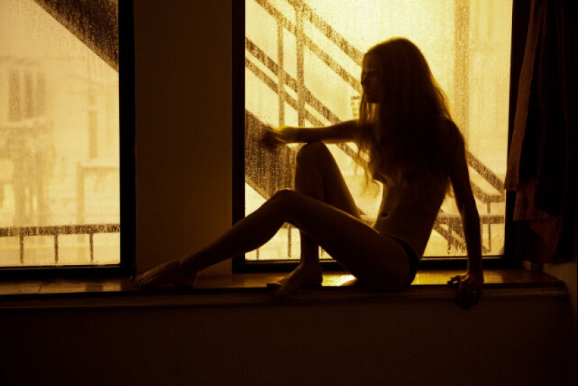 Femininity, peace and romance in the photos of Adrian Nina