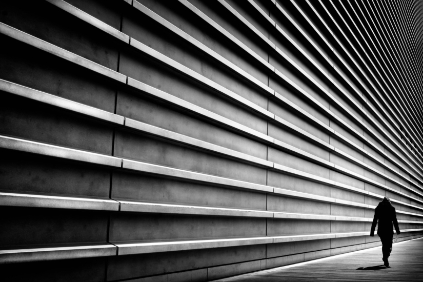 Figuras solitarias en un mundo en blanco y negro: imágenes fascinantes de un fotógrafo japonés Figuras solitarias en un mundo en blanco y negro: imágenes fascinantes de un fotógrafo japonés