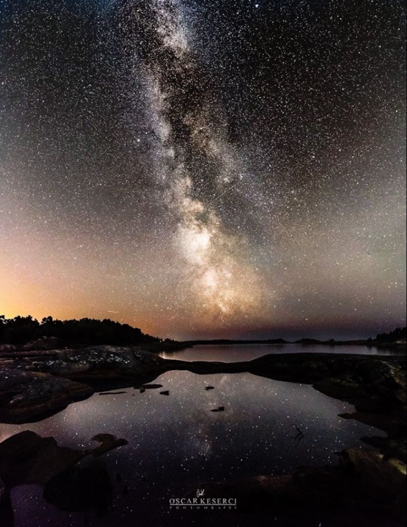 Finn deambula solo bajo las estrellas y hace fotos fascinantes