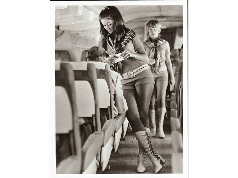 Flight attendants of the 60s were supposed to be sexy and lonely Flight attendants of the 60s were supposed to be sexy and lonely
