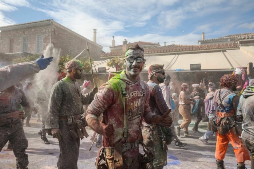 Flour Instead of Weapons: How the Greek Town of Galaxidi Celebrates the End of Winter