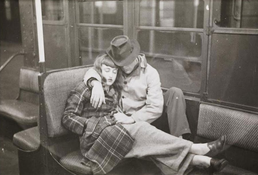 Fotos del metro de Nueva York de la década de 1940, tomadas por un joven Stanley Kubrick Fotos del metro de Nueva York de la década de 1940, tomadas por un joven Stanley Kubrick
