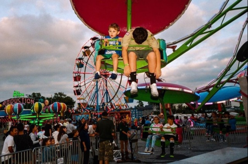 Fotos inusuales de neoyorquinos de "paparazzi para extraños" Daniel Arnold Fotos inusuales de neoyorquinos de "paparazzi para extraños" Daniel Arnold