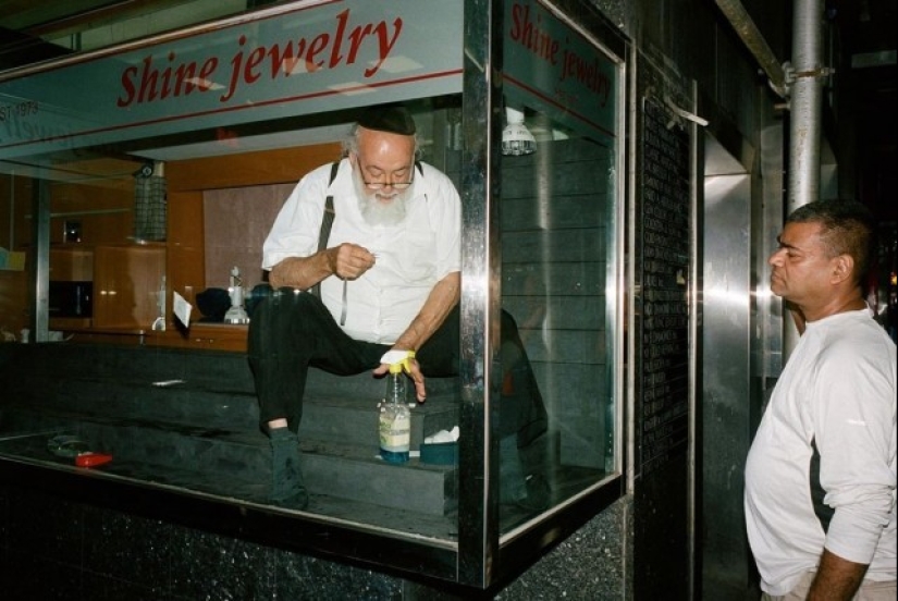 Fotos inusuales de neoyorquinos de "paparazzi para extraños" Daniel Arnold Fotos inusuales de neoyorquinos de "paparazzi para extraños" Daniel Arnold