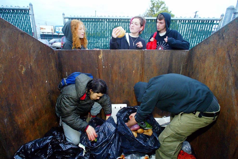 Freeganismo - negación del consumismo Freeganismo - negación del consumismo