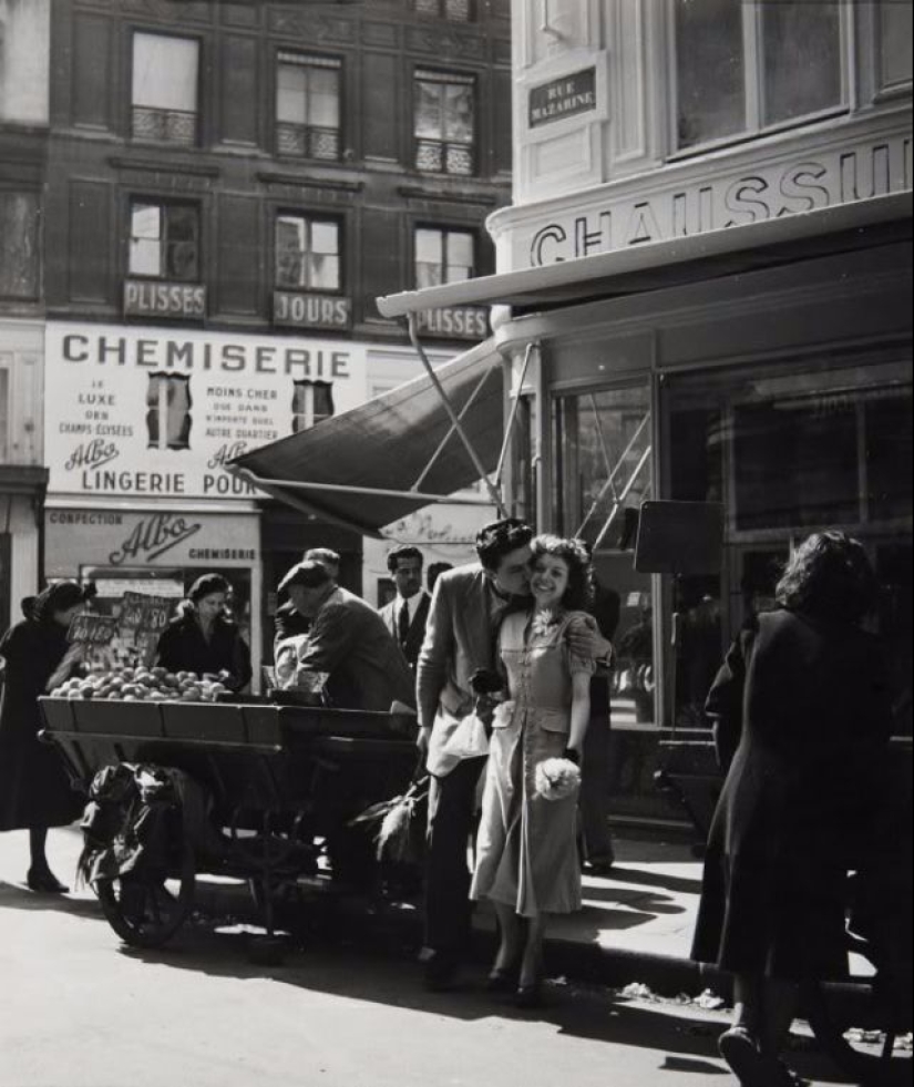 French kiss: how the photographer took pictures of couples in love on the streets of Paris