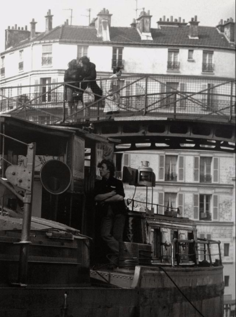 French kiss: how the photographer took pictures of couples in love on the streets of Paris