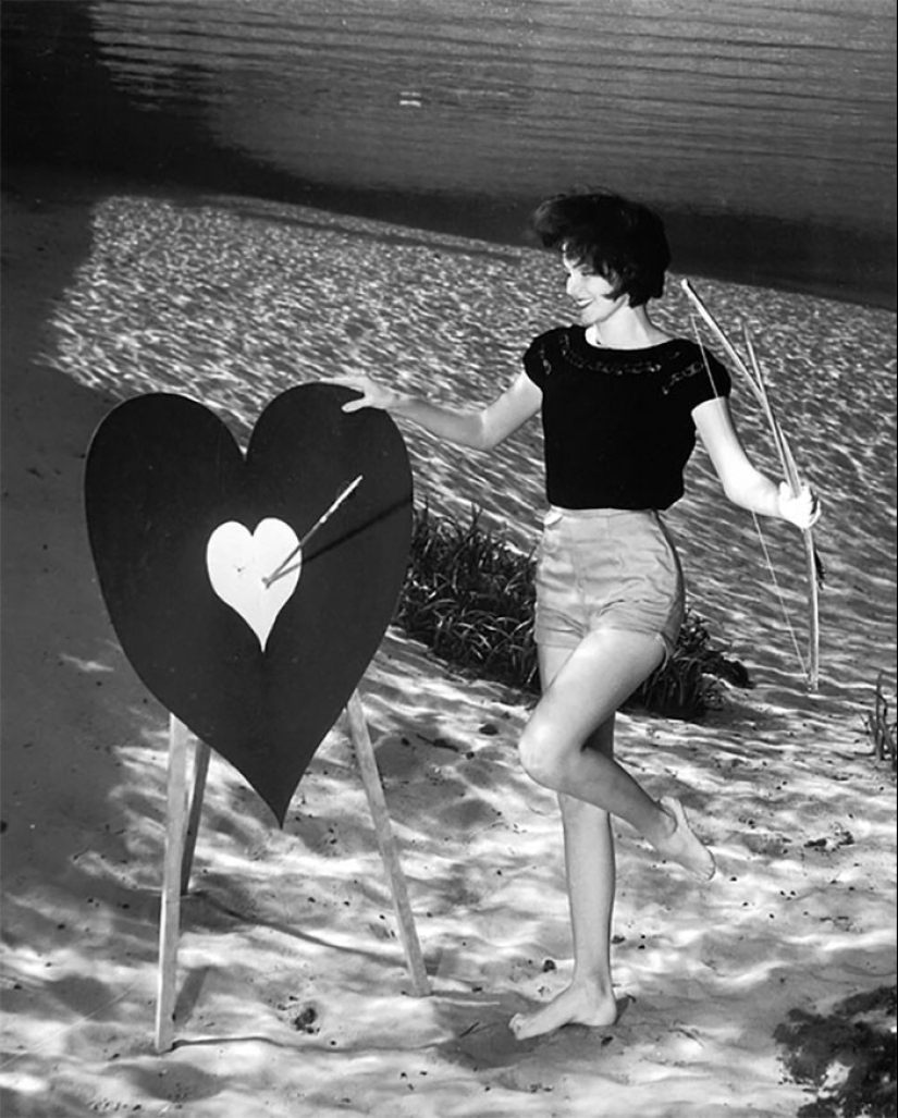 Gentle beauty of the first underwater pictures of the 1930‑ies Gentle beauty of the first underwater pictures of the 1930‑ies