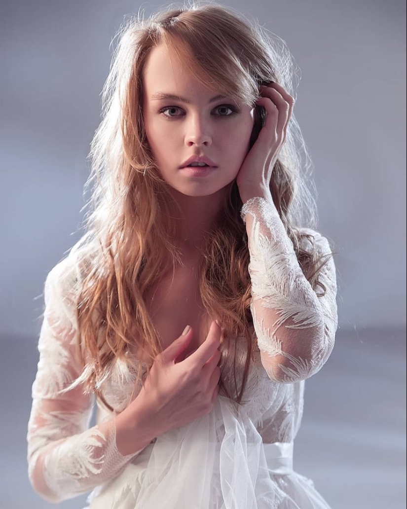 Gentle girlish images in the works of Russian photographer Daria Klepikova