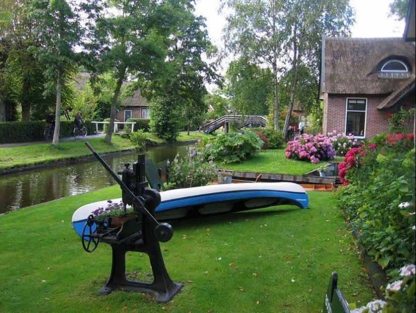 Giethoorn: el increíble pueblo holandés, donde no hay carreteras