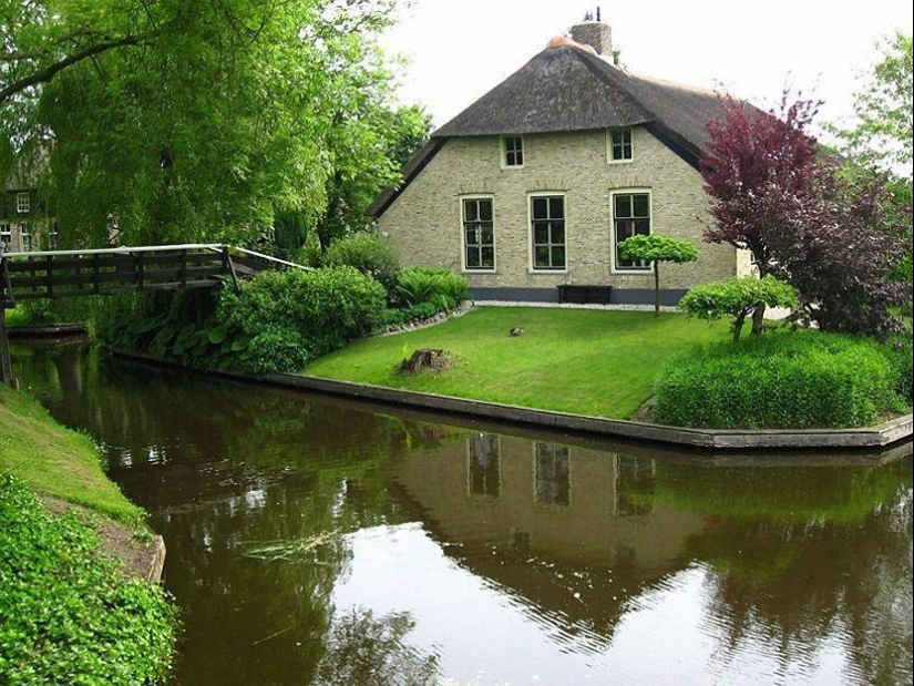 Giethoorn: el increíble pueblo holandés, donde no hay carreteras