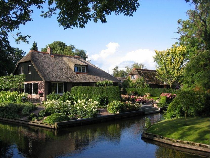 Giethoorn: el increíble pueblo holandés, donde no hay carreteras