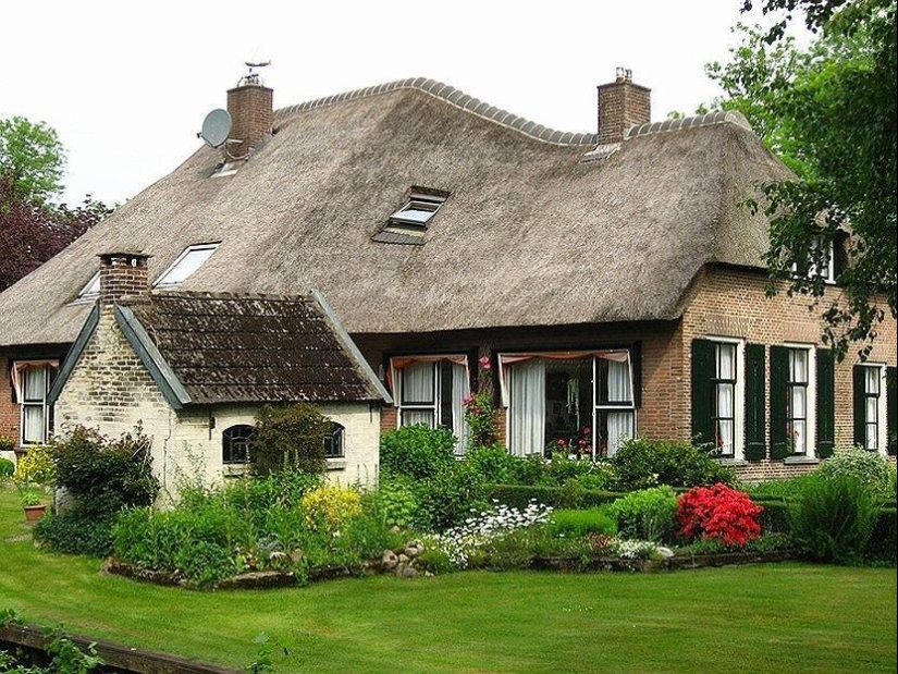 Giethoorn: el increíble pueblo holandés, donde no hay carreteras