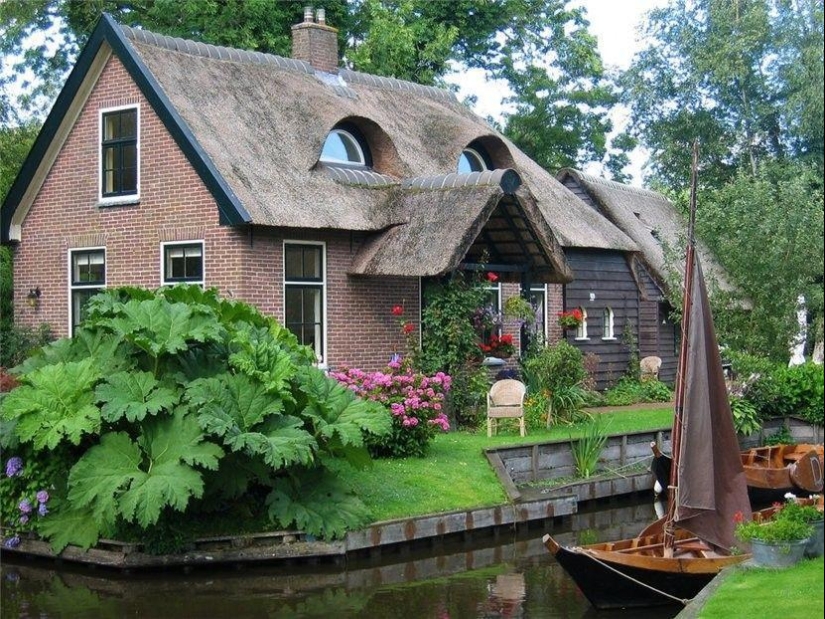 Giethoorn: el increíble pueblo holandés, donde no hay carreteras