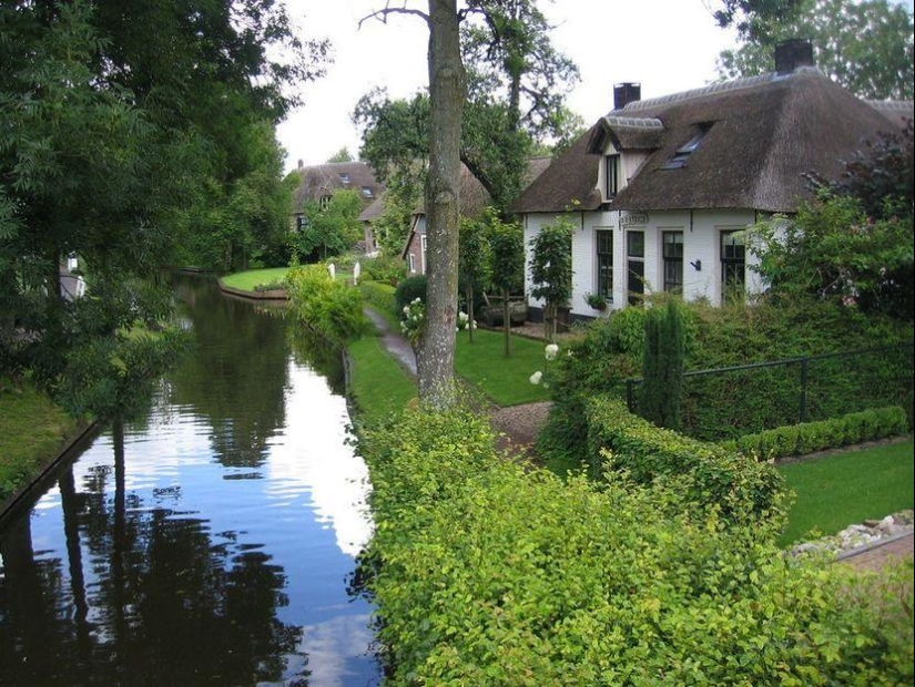 Giethoorn: el increíble pueblo holandés, donde no hay carreteras