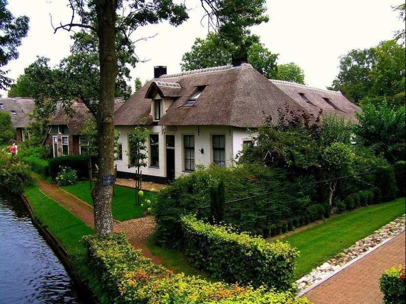 Giethoorn: el increíble pueblo holandés, donde no hay carreteras